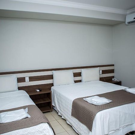Joao Pinheiro Hotel Avenida מראה חיצוני תמונה
