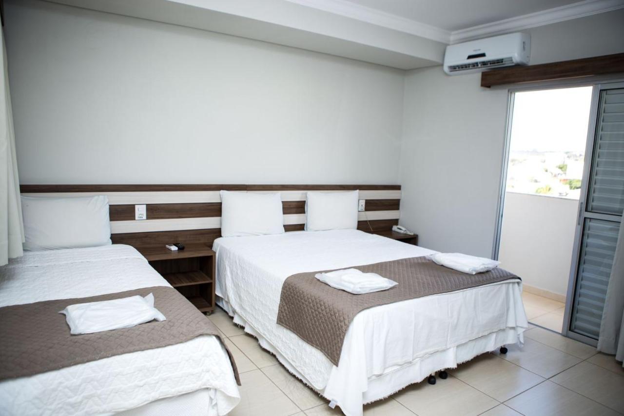 Joao Pinheiro Hotel Avenida מראה חיצוני תמונה