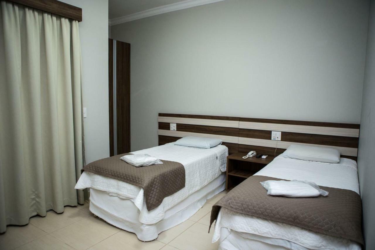 Joao Pinheiro Hotel Avenida מראה חיצוני תמונה